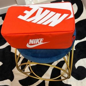 Unisex Nike shoe travel bag fits up to shoe size 10-12 New never used. No tags.